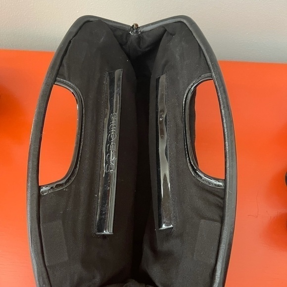 BCBGirls 🔥final sale 🔥⭐️handbag. Pretty flowers. - Picture 2 of 4